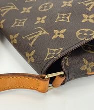 Load image into Gallery viewer, Louis Vuitton musette salsa in monogram