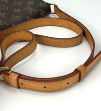 Load image into Gallery viewer, Louis Vuitton musette salsa in monogram
