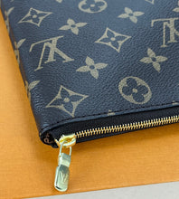 Load image into Gallery viewer, Louis Vuitton etui voyage GM