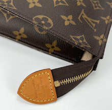 Load image into Gallery viewer, Louis Vuitton toiletry 26