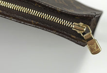 Load image into Gallery viewer, Louis Vuitton toiletry 26