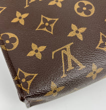 Load image into Gallery viewer, Louis Vuitton toiletry 26