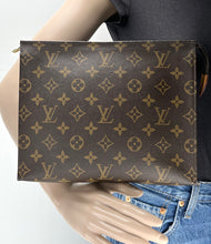 Load image into Gallery viewer, Louis Vuitton toiletry 26