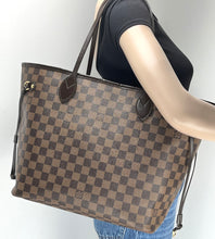 Load image into Gallery viewer, Louis Vuitton neverfull MM damier