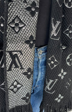 Load image into Gallery viewer, Louis Vuitton logomania shine black/ silver