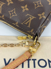 Load image into Gallery viewer, Louis Vuitton pochette accessories in monogram