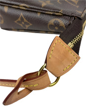 Load image into Gallery viewer, Louis Vuitton pochette accessories in monogram