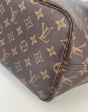 Load image into Gallery viewer, Louis Vuitton neverfull MM monogram