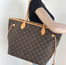 Load image into Gallery viewer, Louis Vuitton neverfull MM monogram