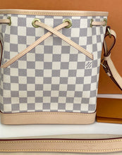 Load image into Gallery viewer, Louis Vuitton noe BB bucket bag in azur