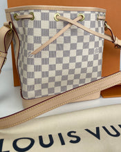 Load image into Gallery viewer, Louis Vuitton noe BB bucket bag in azur