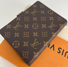 Load image into Gallery viewer, Louis Vuitton Medium ring agenda cover in monogram