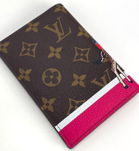 Load image into Gallery viewer, Louis Vuitton passport cover christmas animation 2017