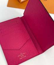Load image into Gallery viewer, Louis Vuitton passport cover christmas animation 2017