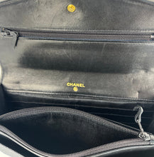 Load image into Gallery viewer, CHANEL bifold  wallet CC caviar