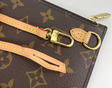 Load image into Gallery viewer, Louis Vuitton pochette monogram