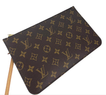 Load image into Gallery viewer, Louis Vuitton pochette monogram