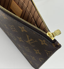 Load image into Gallery viewer, Louis Vuitton pochette monogram