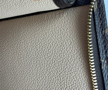 Load image into Gallery viewer, Louis Vuitton toiletry 26