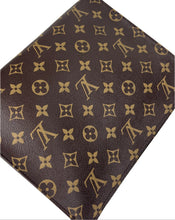 Load image into Gallery viewer, Louis Vuitton toiletry 26