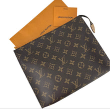 Load image into Gallery viewer, Louis Vuitton toiletry 26