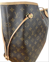 Load image into Gallery viewer, Louis Vuitton neverfull GM in monogram