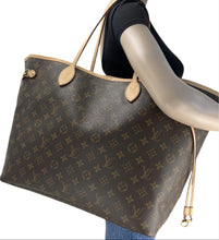 Load image into Gallery viewer, Louis Vuitton neverfull GM in monogram