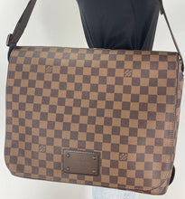 Load image into Gallery viewer, Louis Vuitton brooklyn GM damier messenger