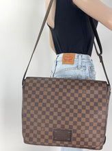 Load image into Gallery viewer, Louis Vuitton brooklyn GM damier messenger