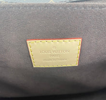 Load image into Gallery viewer, Louis Vuitton pochette metis in monogram