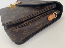 Load image into Gallery viewer, Louis Vuitton pochette metis in monogram