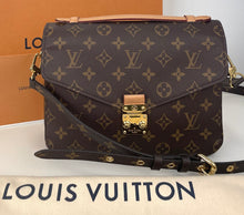 Load image into Gallery viewer, Louis Vuitton pochette metis in monogram