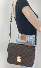 Load image into Gallery viewer, Louis Vuitton pochette metis in monogram