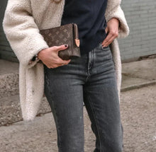 Load image into Gallery viewer, Louis Vuitton toiletry 19