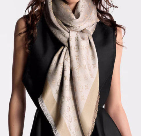 Louis Vuitton shine shawl greige – Lady Clara's Collection