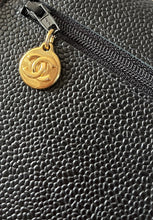 Load image into Gallery viewer, CHANEL bifold  wallet CC caviar