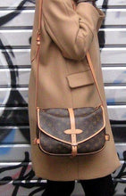 Load image into Gallery viewer, Louis Vuitton saumur 30 monogram messenger bag