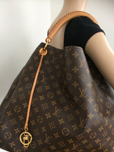 Load image into Gallery viewer, Louis Vuitton Artsy GM