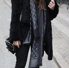 Load image into Gallery viewer, Louis Vuitton monogram shine shawl black/silver