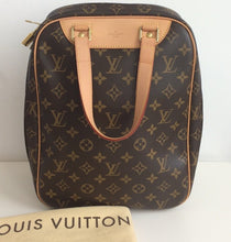Load image into Gallery viewer, Louis Vuitton excursion bag