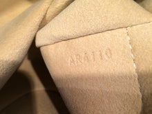 Load image into Gallery viewer, Louis Vuitton Artsy GM