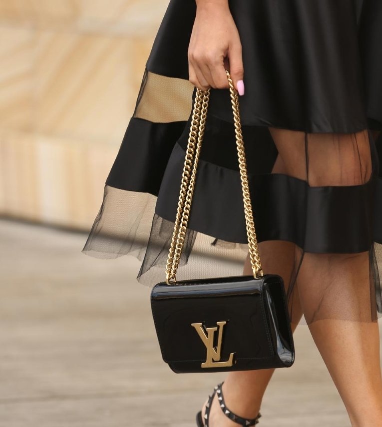 Louis Vuitton Louise MM sliding chain – Lady Clara's Collection