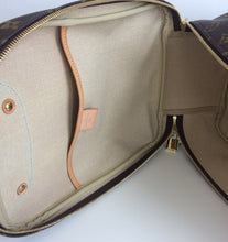 Load image into Gallery viewer, Louis Vuitton excursion bag