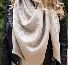 Load image into Gallery viewer, Louis Vuitton shine shawl white/gold