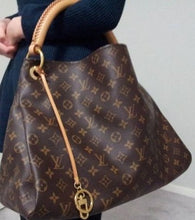 Load image into Gallery viewer, Louis Vuitton Artsy GM