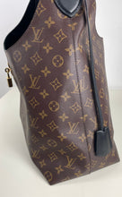 Load image into Gallery viewer, Louis Vuitton flower hobo noir