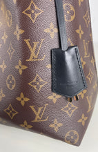 Load image into Gallery viewer, Louis Vuitton flower hobo noir