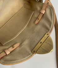 Load image into Gallery viewer, Louis Vuitton beverly pochette