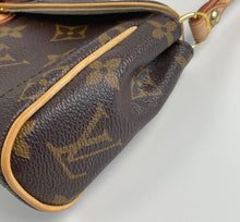 Load image into Gallery viewer, Louis Vuitton beverly pochette