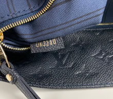 Load image into Gallery viewer, Louis Vuitton metis hobo in empreinte leather